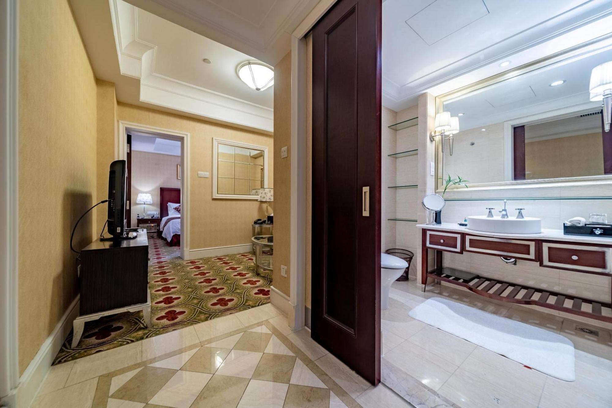 Ramada Yichang Hotel Eksteriør billede